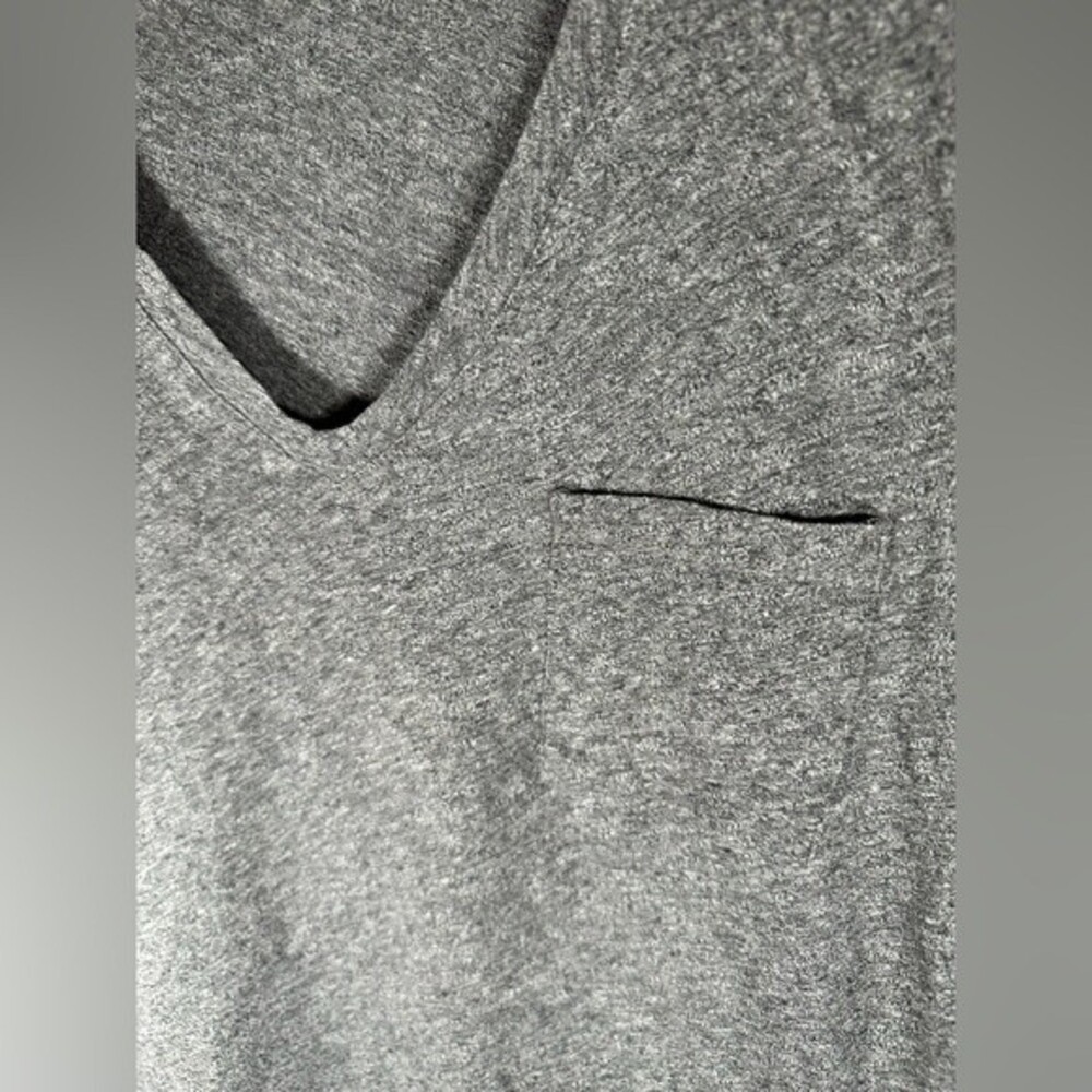 Madewell grey heathered vneck tshirt top size women’s medium - Picture 5 of 5